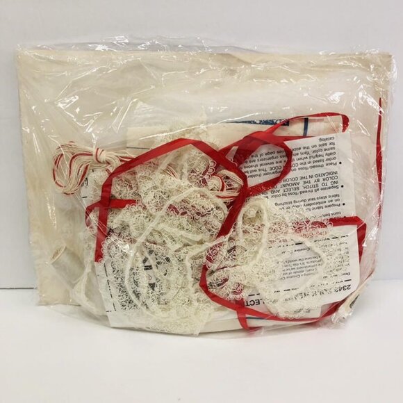 Vintage Needlepoint Stitchery Kit 2343 The Creative Circle Folk Heart Collection - Picture 3 of 3